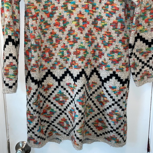 Sweater Medium GUC - Picture 9 of 10